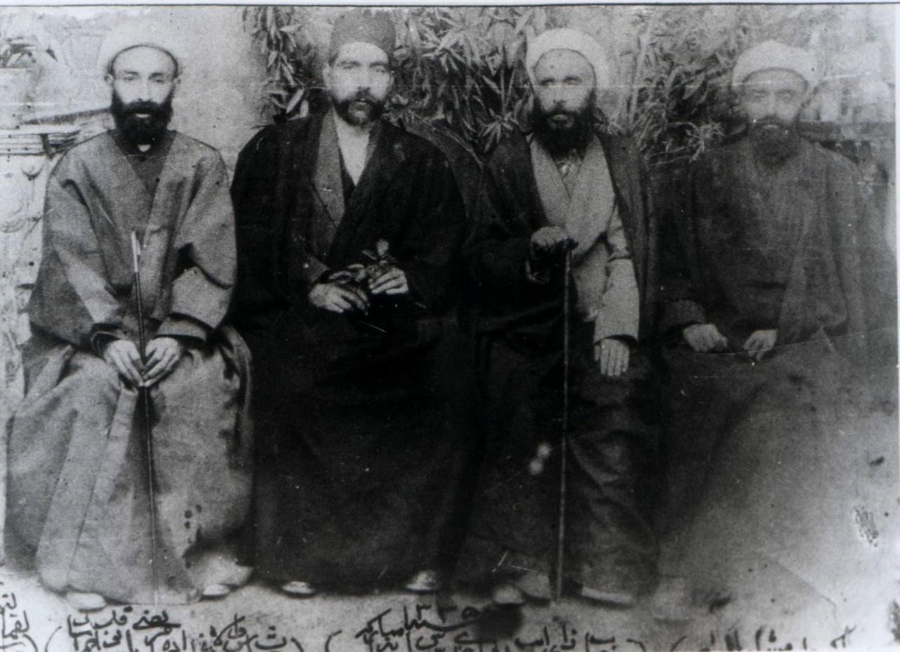 مرتضی میرزا قهرمان در کنار ادیب نیشابوری