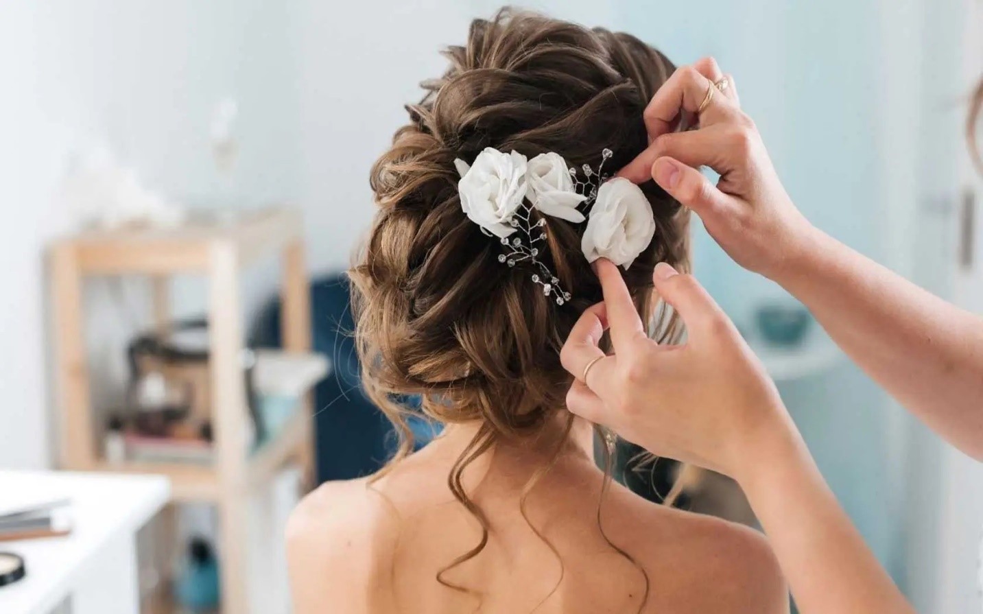 https://s32.picofile.com/file/8480468742/chignon.jpg